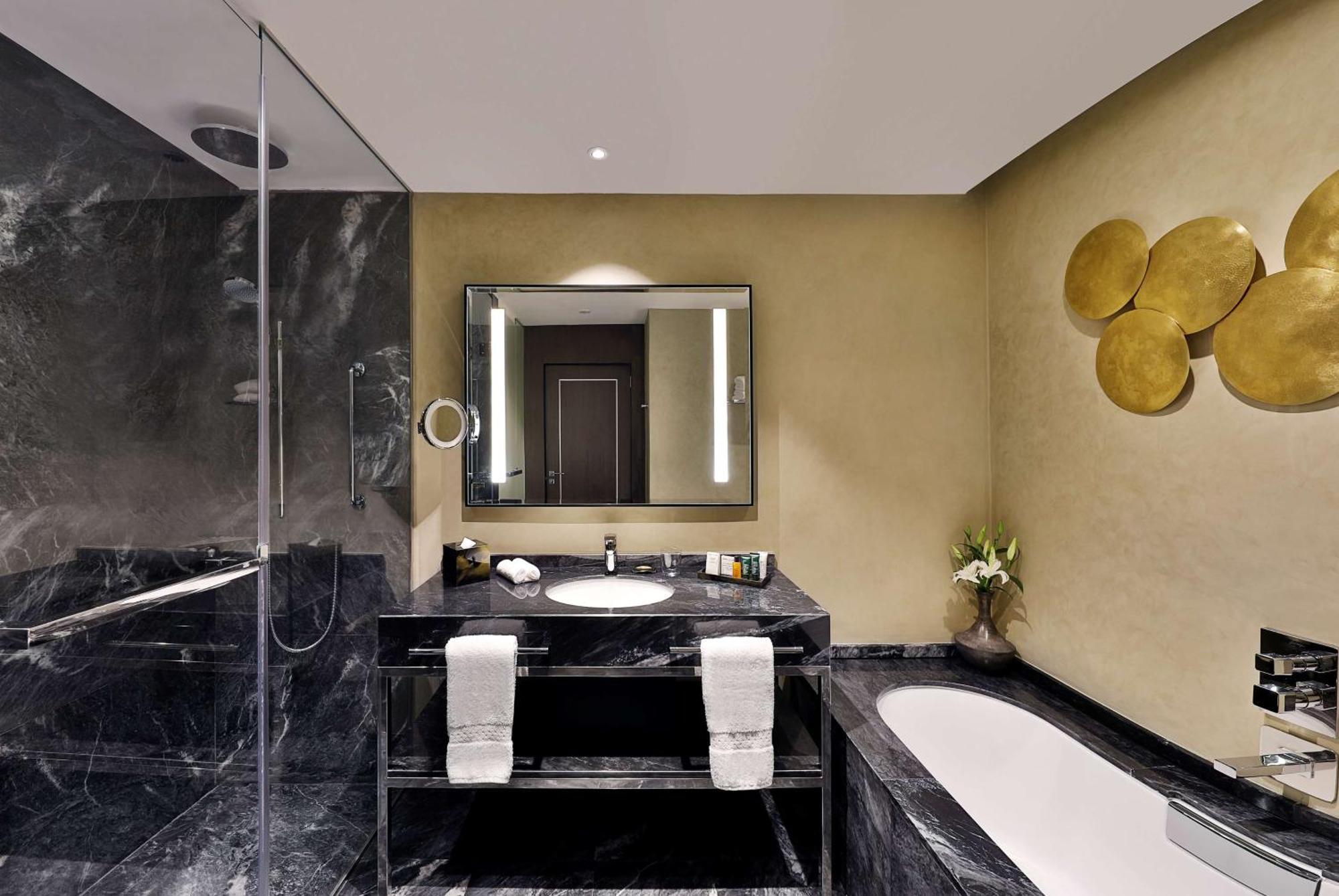 Hilton Center Hotel 5*
